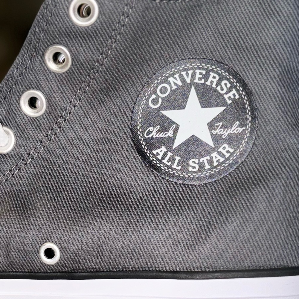 Converse - Picture 7 of 9